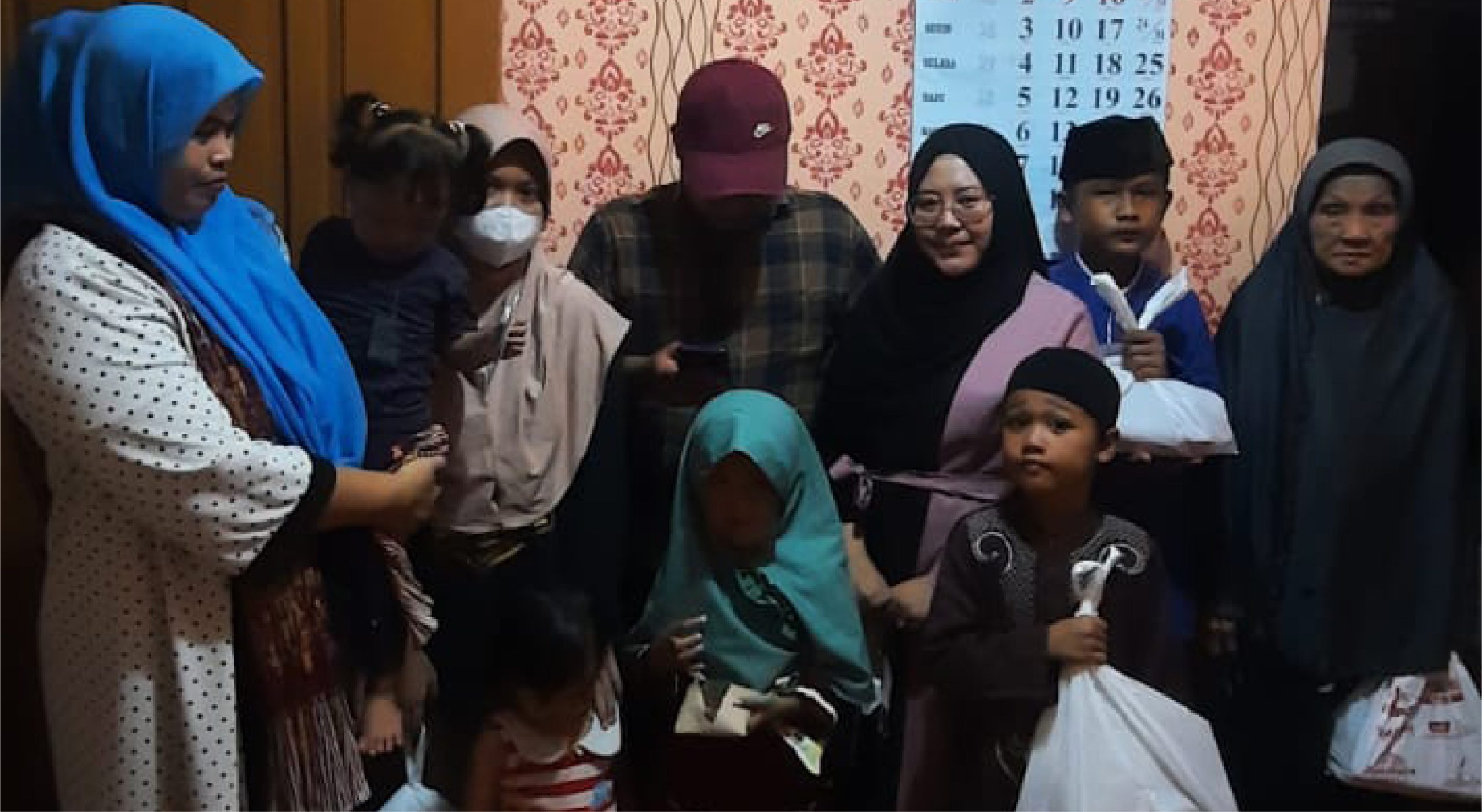 Adiwarna shares with orphans and dhuafa children